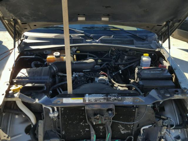 1J4GL58K94W299770 - 2004 JEEP LIBERTY LI GOLD photo 7