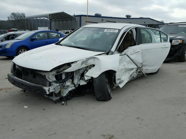 1HGCP2F68CA001798 - 2012 HONDA ACCORD SE WHITE photo 2