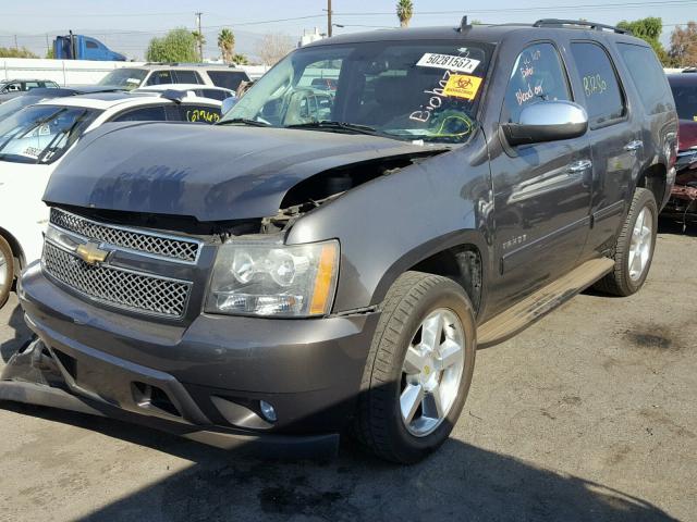 1GNUCAE08AR267916 - 2010 CHEVROLET TAHOE C150 GRAY photo 2