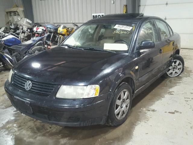 WVWPD63B8XE436997 - 1999 VOLKSWAGEN PASSAT GLX BLACK photo 2