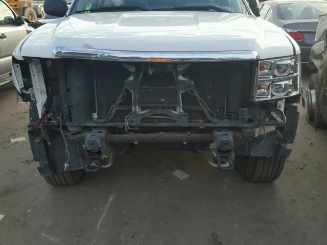 3GTEK23359G203847 - 2009 GMC SIERRA K15 WHITE photo 9