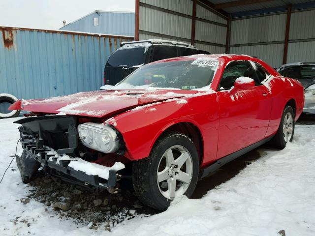 2B3CJ4DV6AH171373 - 2010 DODGE CHALLENGER RED photo 2