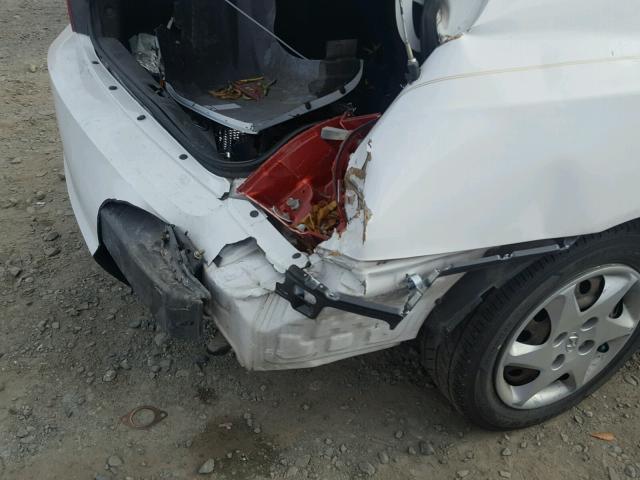 KMHDN46D66U360942 - 2006 HYUNDAI ELANTRA GL WHITE photo 9