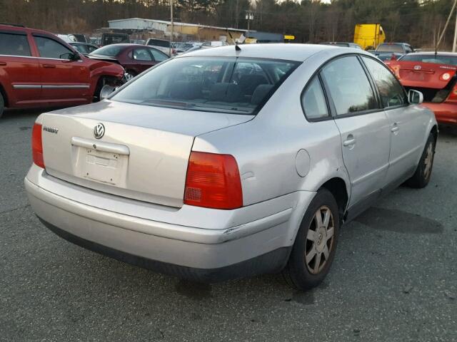 WVWAC63BX1P046357 - 2001 VOLKSWAGEN PASSAT GLS SILVER photo 4