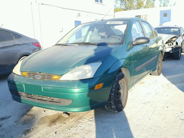 1FAFP33P42W158525 - 2002 FORD FOCUS LX GREEN photo 2