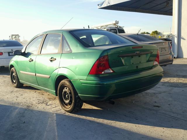 1FAFP33P42W158525 - 2002 FORD FOCUS LX GREEN photo 3