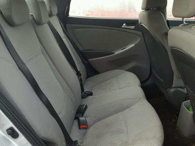 KMHCT4AE4DU501134 - 2013 HYUNDAI ACCENT GLS SILVER photo 6