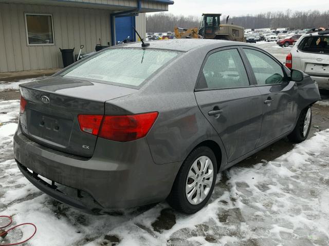 KNAFU4A25D5737710 - 2013 KIA FORTE EX GRAY photo 4