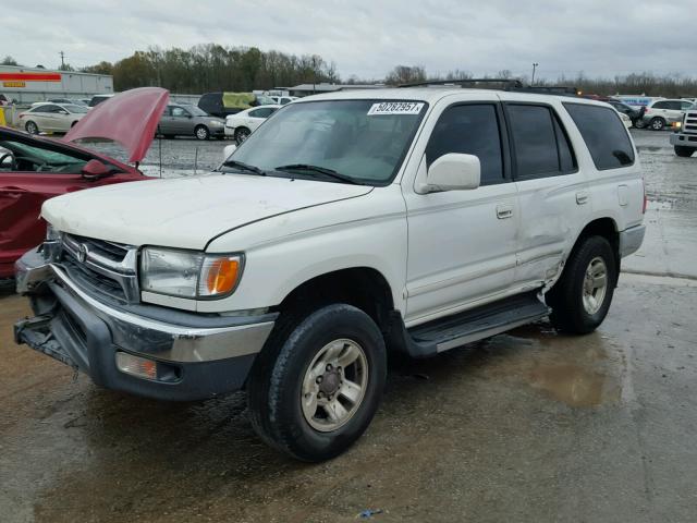 JT3GN86R820226993 - 2002 TOYOTA 4RUNNER SR WHITE photo 2