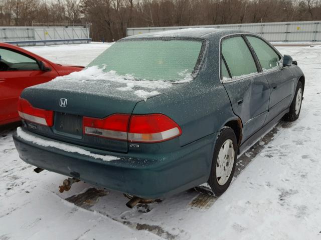 1HGCG164X2A031392 - 2002 HONDA ACCORD LX GREEN photo 4