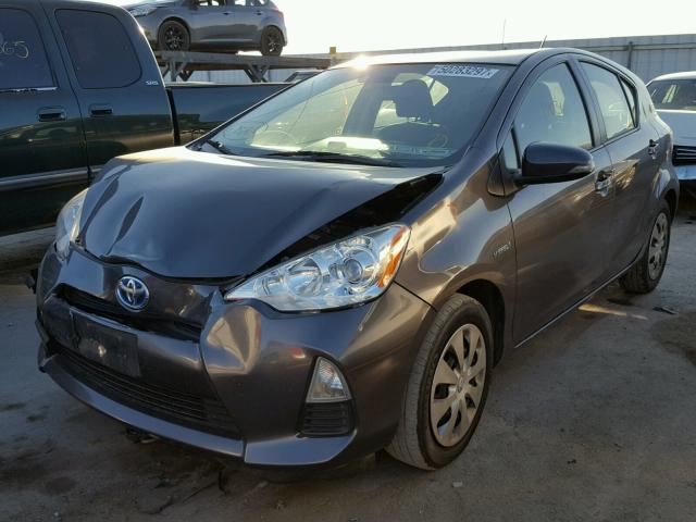 JTDKDTB37E1564798 - 2014 TOYOTA PRIUS C GRAY photo 2