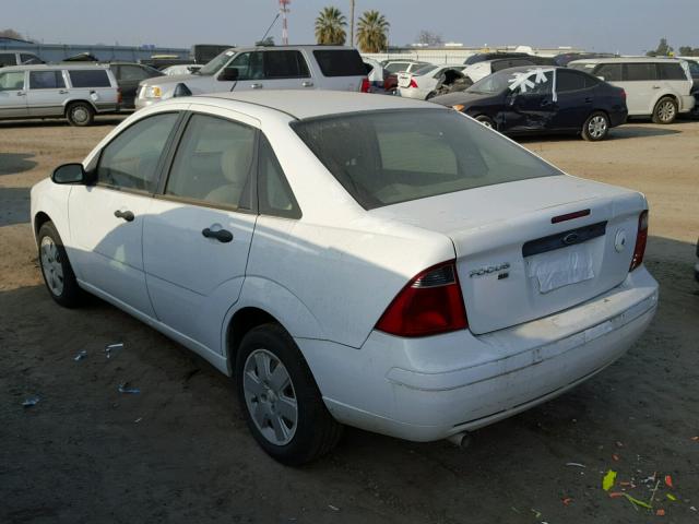 1FAHP34N37W323171 - 2007 FORD FOCUS ZX4 WHITE photo 3