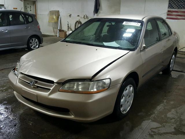 1HGCG5646YA144756 - 2000 HONDA ACCORD LX TAN photo 2