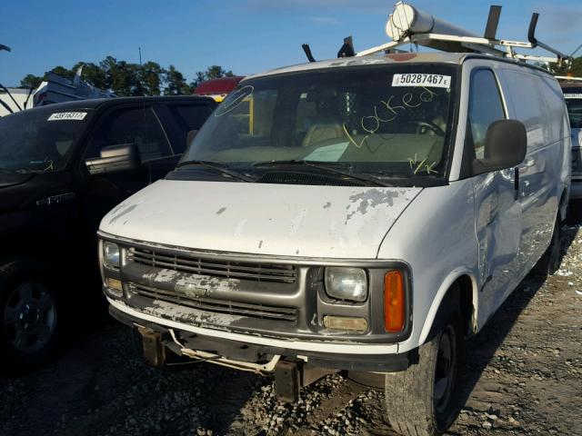 1GCFG25W711217622 - 2001 CHEVROLET EXPRESS G2 WHITE photo 2