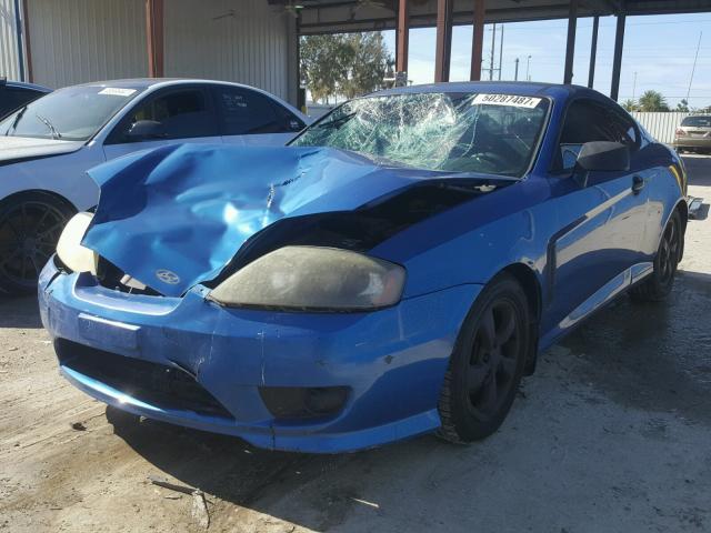 KMHHM65D05U163443 - 2005 HYUNDAI TIBURON BLUE photo 2