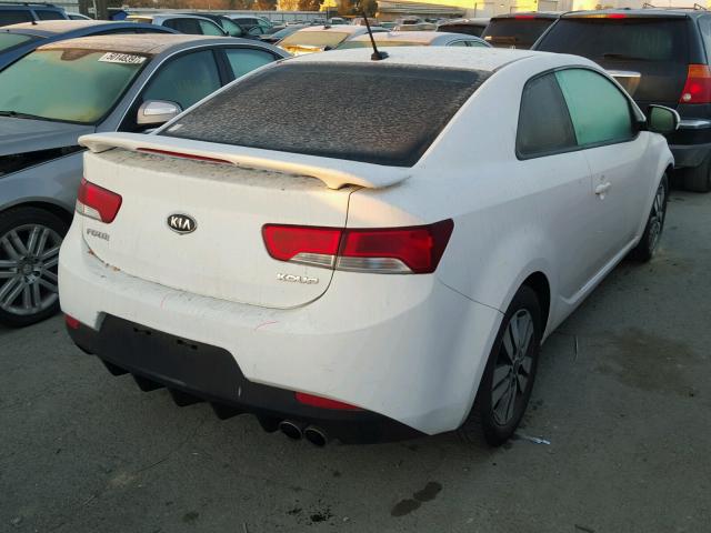 KNAFU6A2XD5668928 - 2013 KIA FORTE EX WHITE photo 4