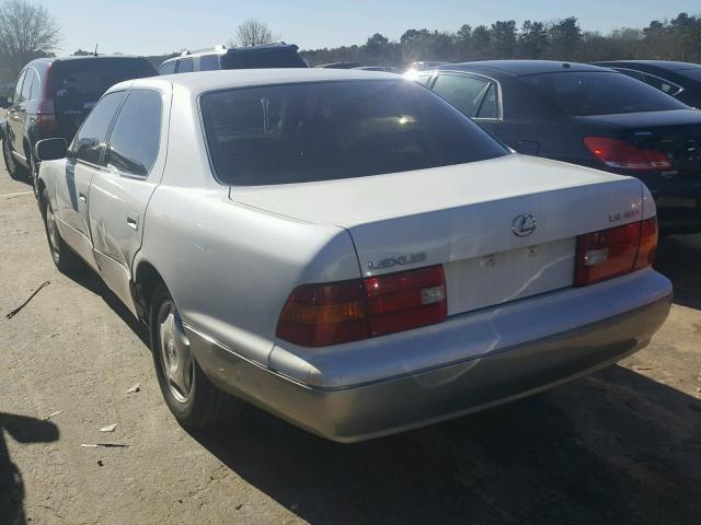 JT8BH28F6W0129924 - 1998 LEXUS LS 400 WHITE photo 3