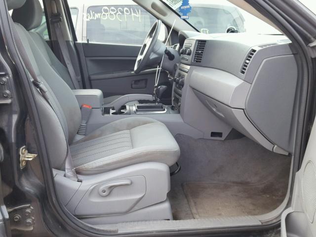 1J4GS48K75C605087 - 2005 JEEP GRAND CHER BLACK photo 5