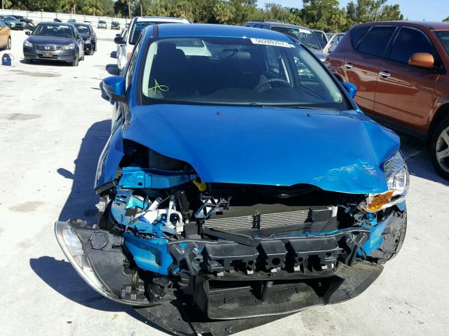 1FADP3F21EL121722 - 2014 FORD FOCUS SE BLUE photo 9