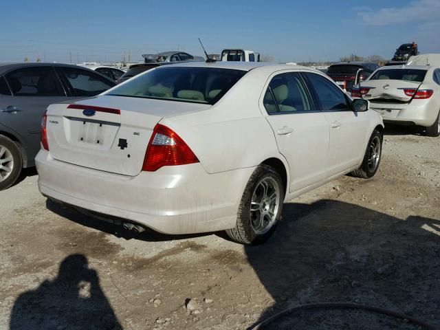 3FAHP0HA0AR156056 - 2010 FORD FUSION SE WHITE photo 4