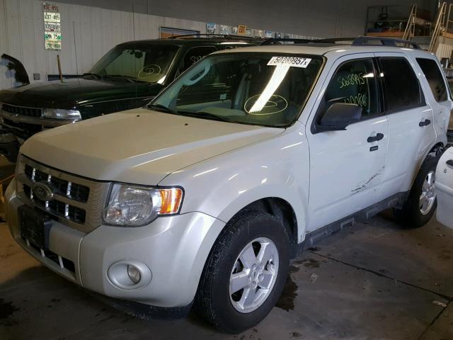 1FMCU93G29KB93747 - 2009 FORD ESCAPE XLT BEIGE photo 2