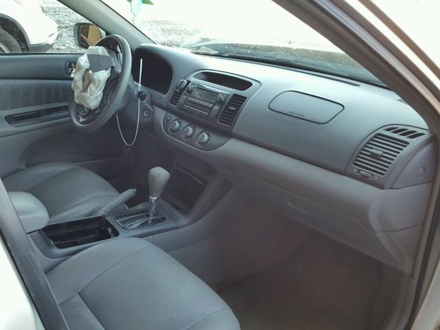 4T1BE32K95U971925 - 2005 TOYOTA CAMRY LE SILVER photo 5