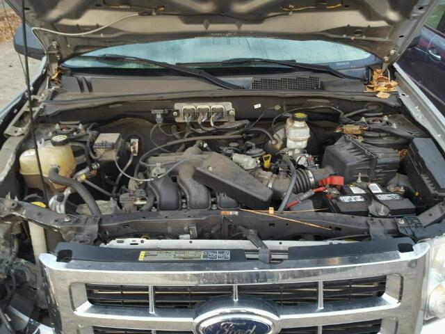 1FMCU93138KD92235 - 2008 FORD ESCAPE XLT SILVER photo 7