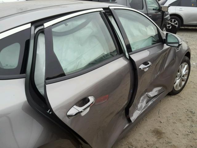 5XXGU4L36GG073737 - 2016 KIA OPTIMA EX SILVER photo 9