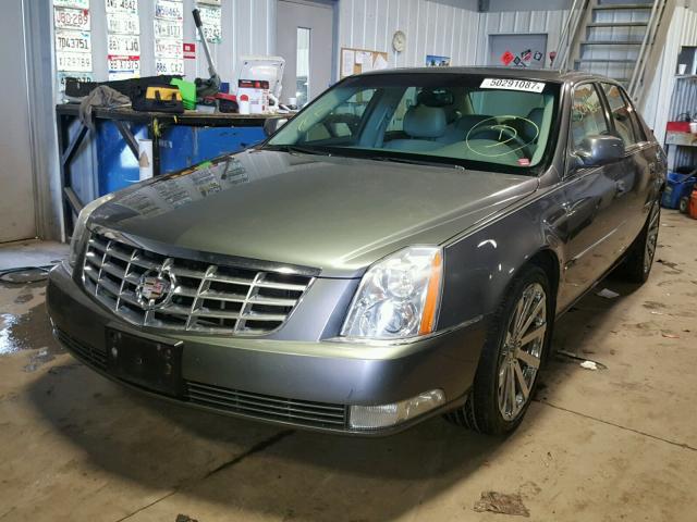 1G6KD57Y57U204322 - 2007 CADILLAC DTS GRAY photo 2