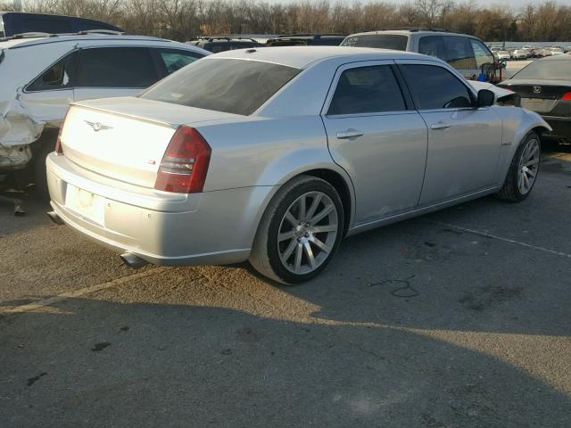 2C3LA73W07H635068 - 2007 CHRYSLER 300C SRT-8 SILVER photo 4