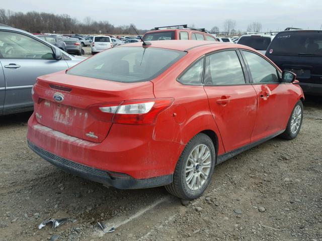 1FAHP3F25CL396895 - 2012 FORD FOCUS SE RED photo 4