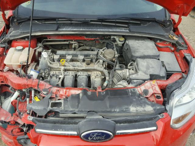 1FAHP3F25CL396895 - 2012 FORD FOCUS SE RED photo 7