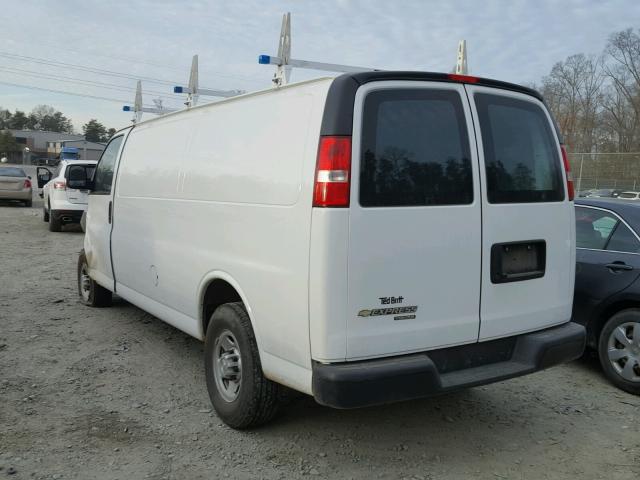 1GCWGBFF0G1140017 - 2016 CHEVROLET EXPRESS G2 WHITE photo 3