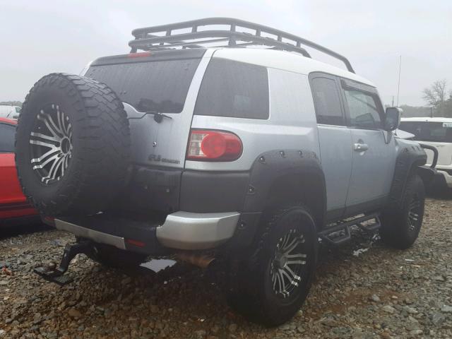 JTEBU11F270036753 - 2007 TOYOTA FJ CRUISER SILVER photo 4