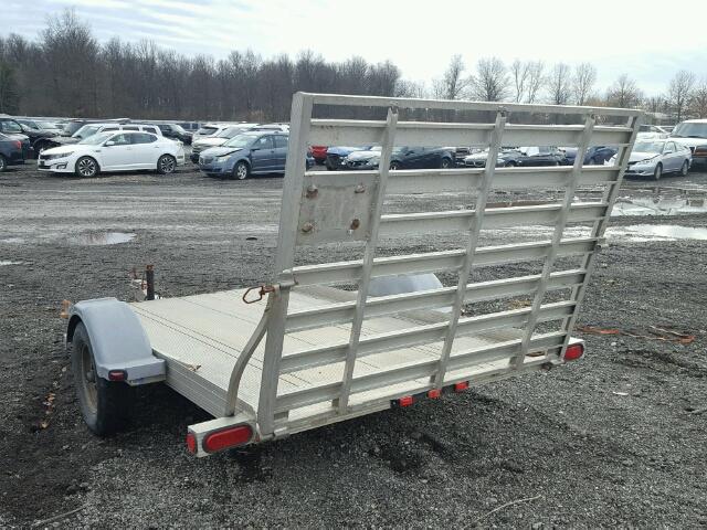 4TCSU11048HW11893 - 2008 TRAIL KING TRAILER SILVER photo 3