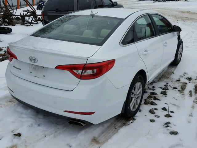 5NPE24AF7FH136132 - 2015 HYUNDAI SONATA SE WHITE photo 4