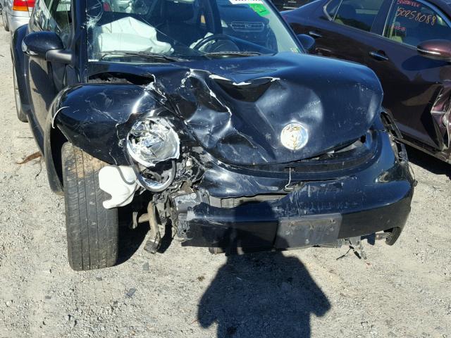 3VWCD31CX4M417038 - 2004 VOLKSWAGEN NEW BEETLE 黑色 照片 9