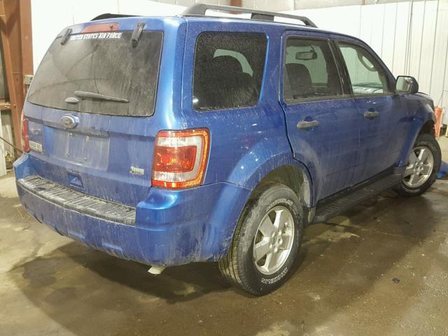 1FMCU9DG0CKC83923 - 2012 FORD ESCAPE XLT BLUE photo 4