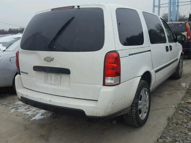 1GBDV131X7D172640 - 2007 CHEVROLET UPLANDER I WHITE photo 4