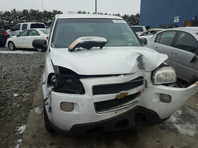 1GBDV131X7D172640 - 2007 CHEVROLET UPLANDER I WHITE photo 9