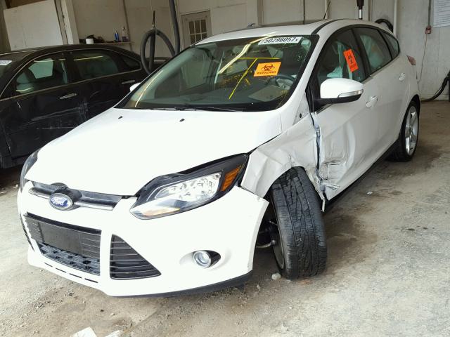 1FADP3N21DL371462 - 2013 FORD FOCUS TITA WHITE photo 2