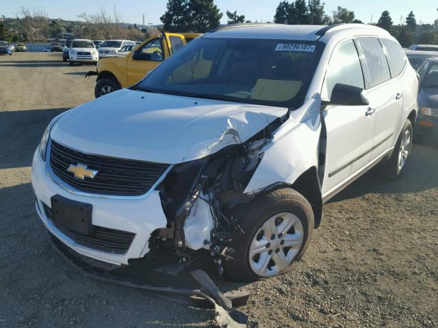 1GNKRFED5HJ164306 - 2017 CHEVROLET TRAVERSE L WHITE photo 2