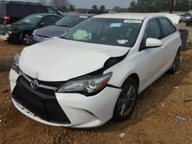 4T1BF1FKXHU328015 - 2017 TOYOTA CAMRY LE WHITE photo 2