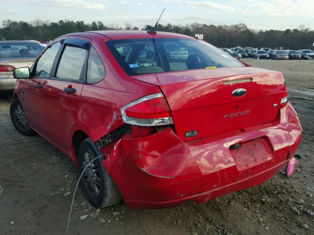 1FAHP35N28W214121 - 2008 FORD FOCUS SE RED photo 3