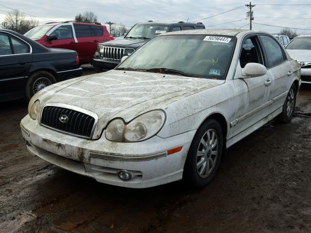 KMHWF35H12A531466 - 2002 HYUNDAI SONATA GLS WHITE photo 2