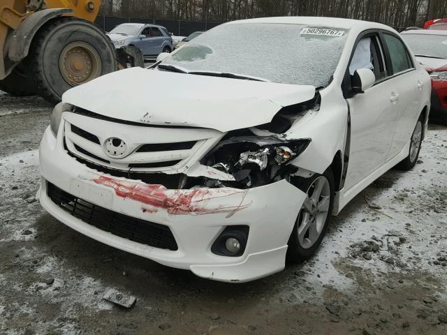 2T1BU4EE2BC580935 - 2011 TOYOTA COROLLA BA WHITE photo 2