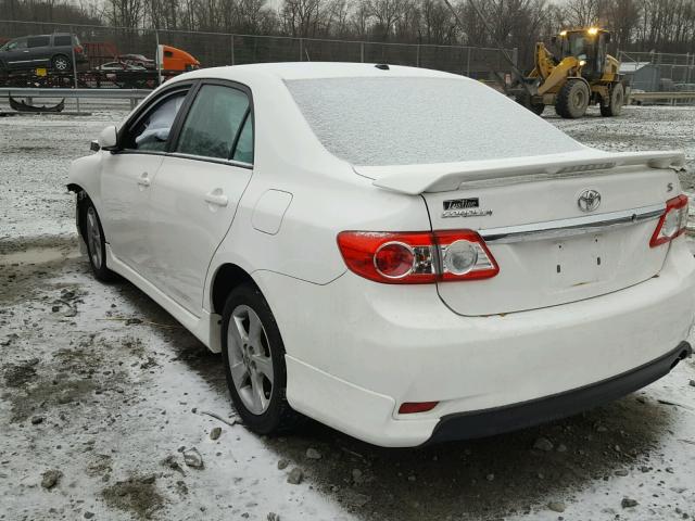 2T1BU4EE2BC580935 - 2011 TOYOTA COROLLA BA WHITE photo 3