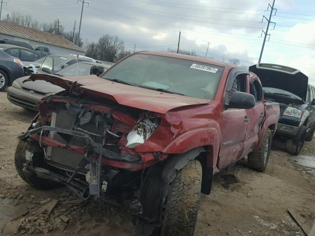 3TMLU4EN9CM093664 - 2012 TOYOTA TACOMA DOU RED photo 2