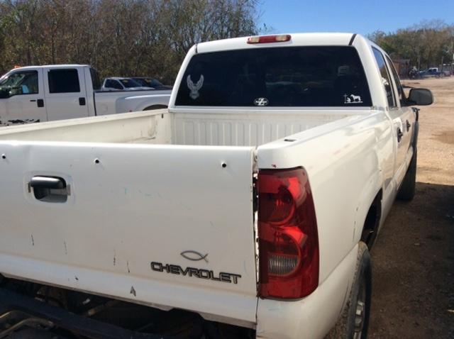 1GCGC13U53F131727 - 2003 CHEVROLET SILVERADO WHITE photo 4