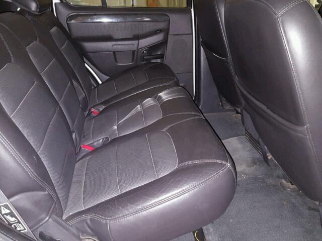 1FMDU75W62ZC47089 - 2002 FORD EXPLORER L WHITE photo 6